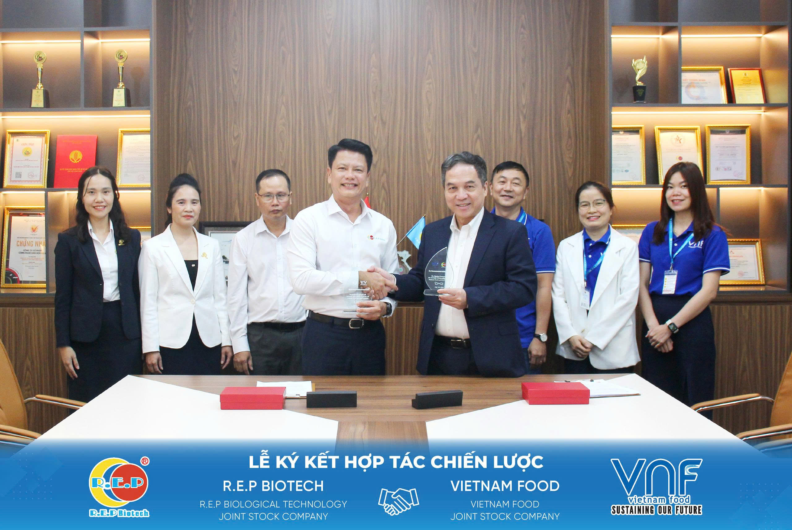 LỄ KÝ KẾT HỢP TÁC CHIẾN LƯỢC GIỮA R.E.P BIOTECH VÀ VIỆT NAM FOOD